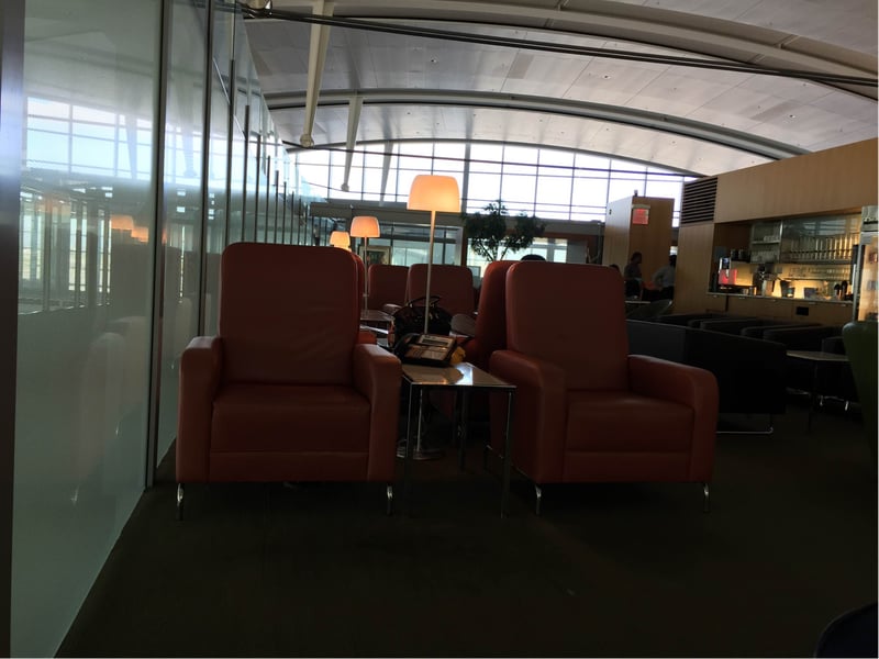 Air Canada Maple Leaf Lounge, photo 2