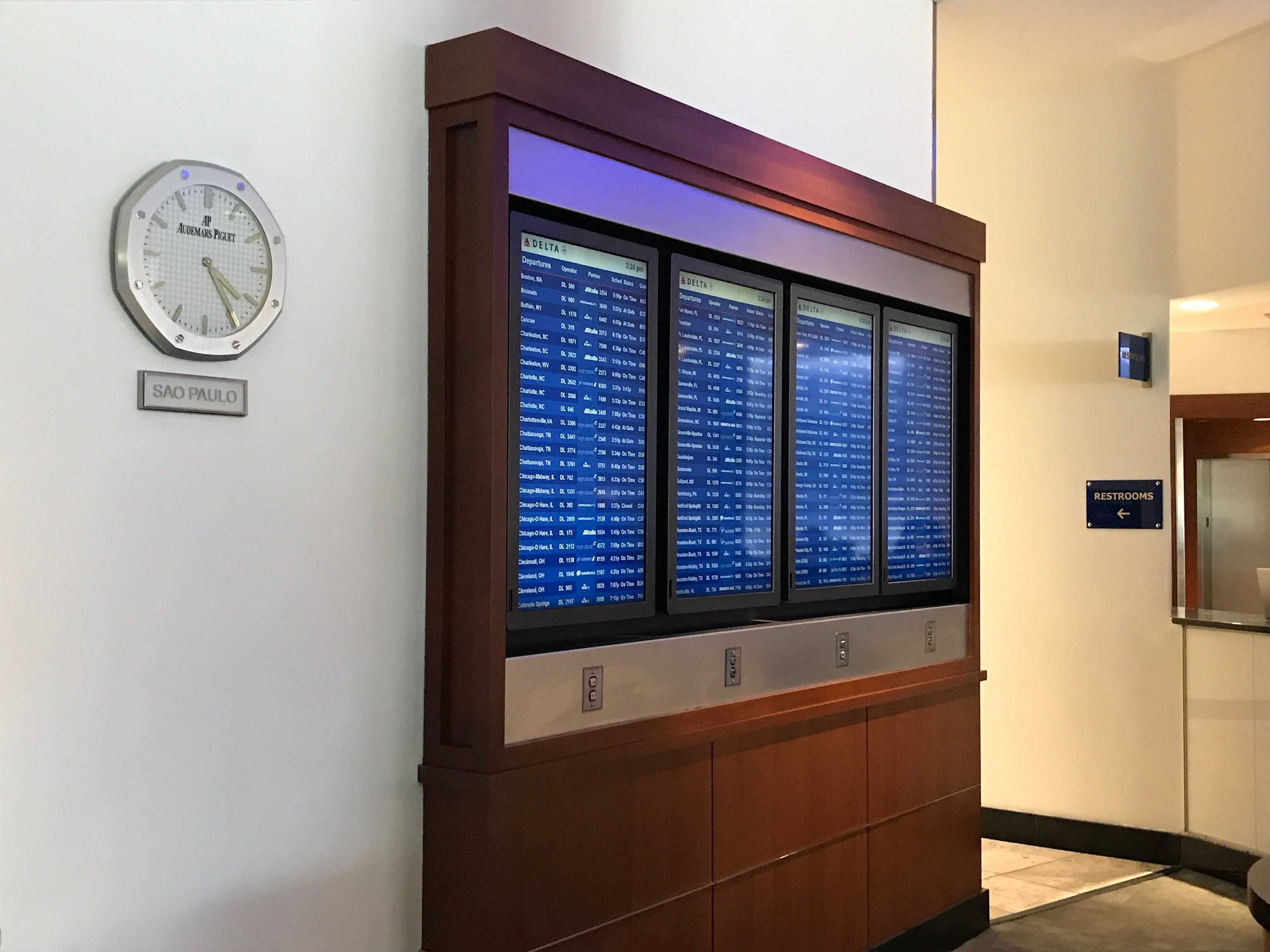 Delta Air Lines Delta Sky Club (Gate A17), photo 2