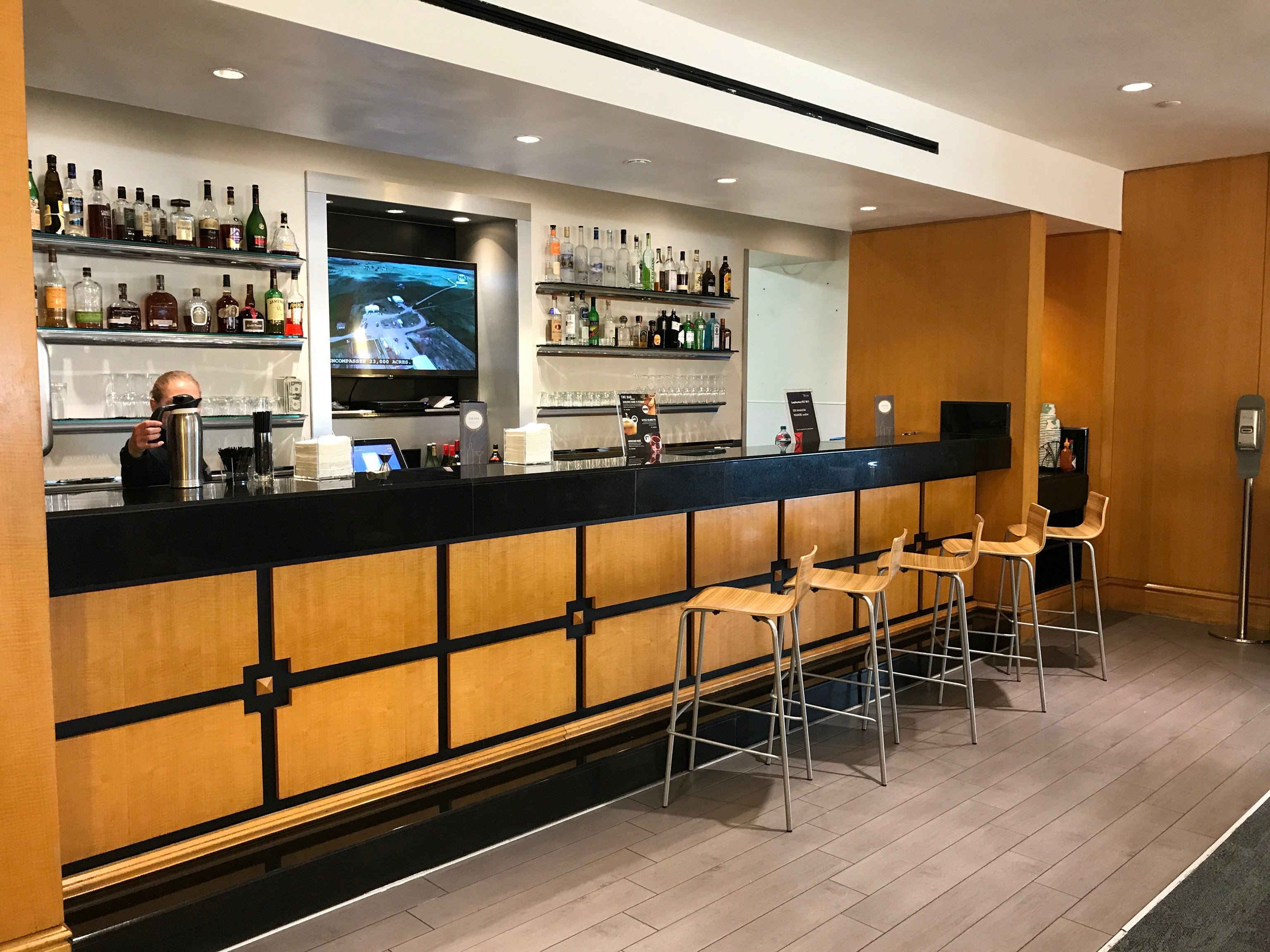 Delta Air Lines Delta Sky Club, photo 7