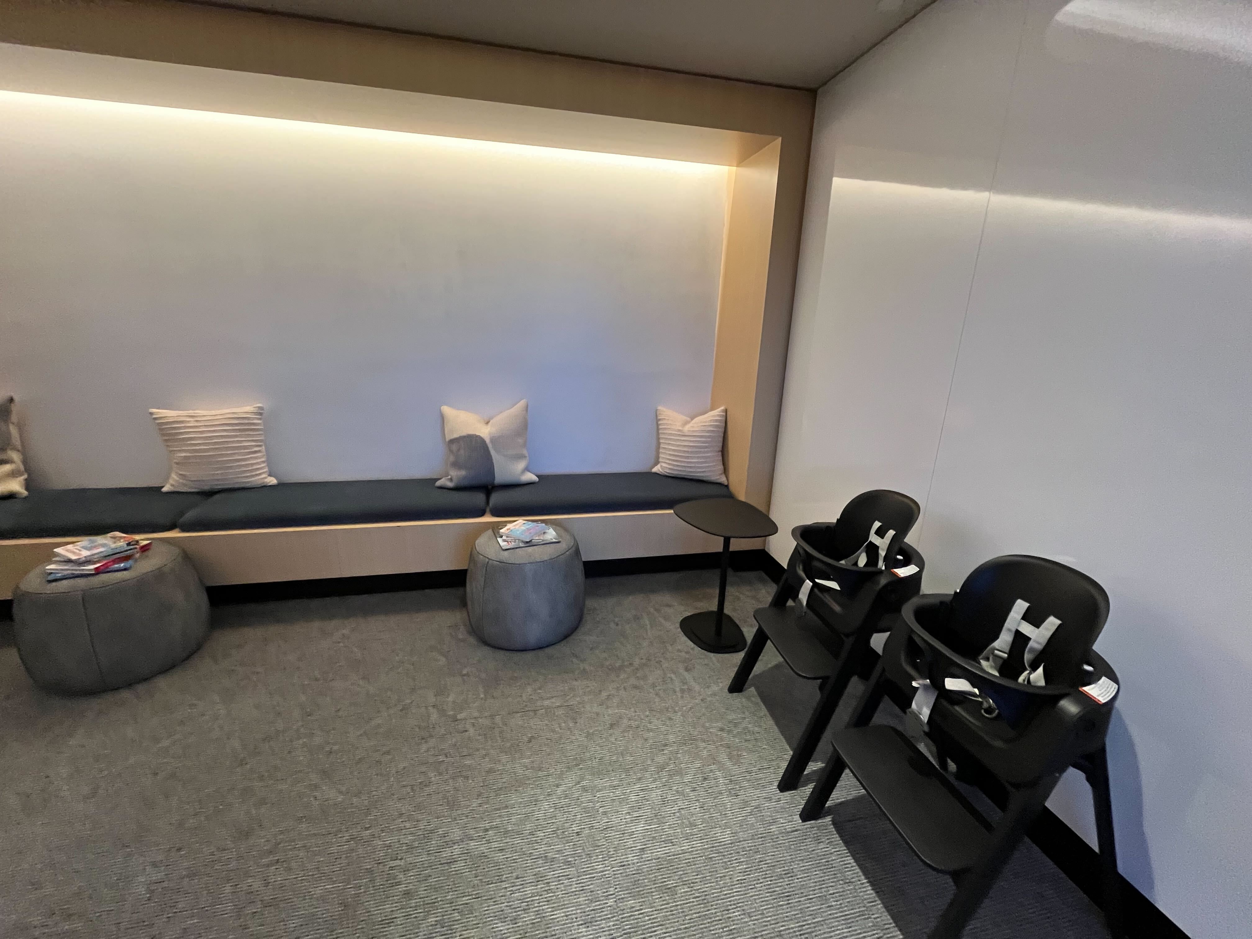 Etihad Airways Lounge (Chase Sapphire Lounge by The Club), photo 7