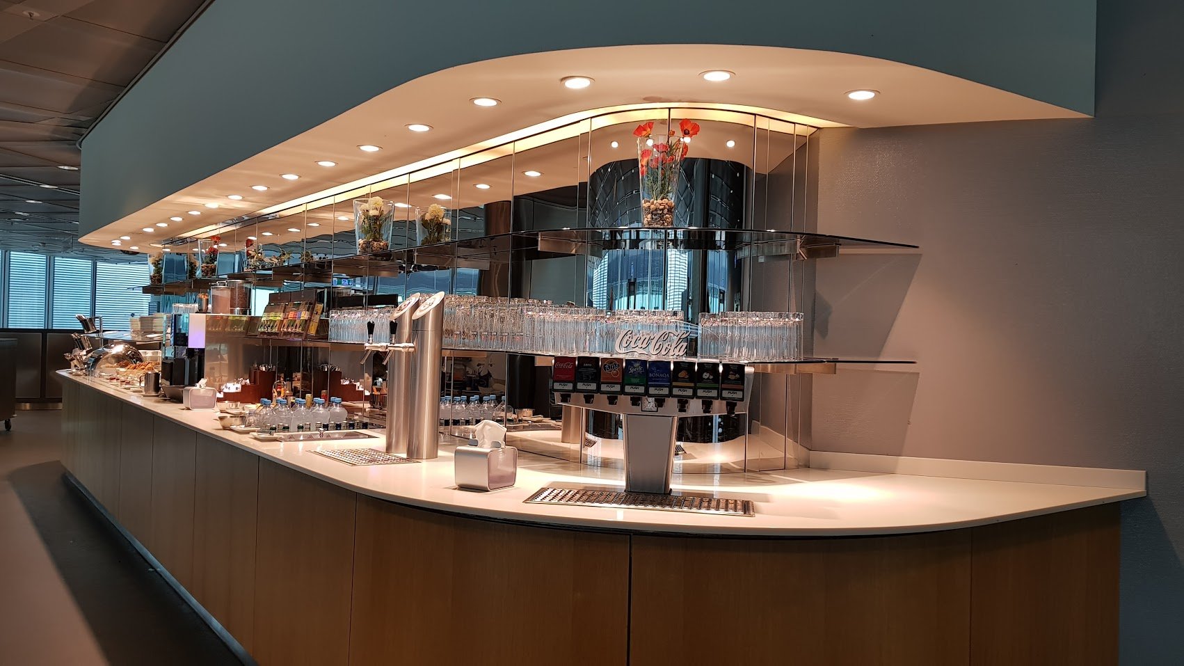 Lufthansa Business Lounge (Non-Schengen, Gates B24-B28), photo 2