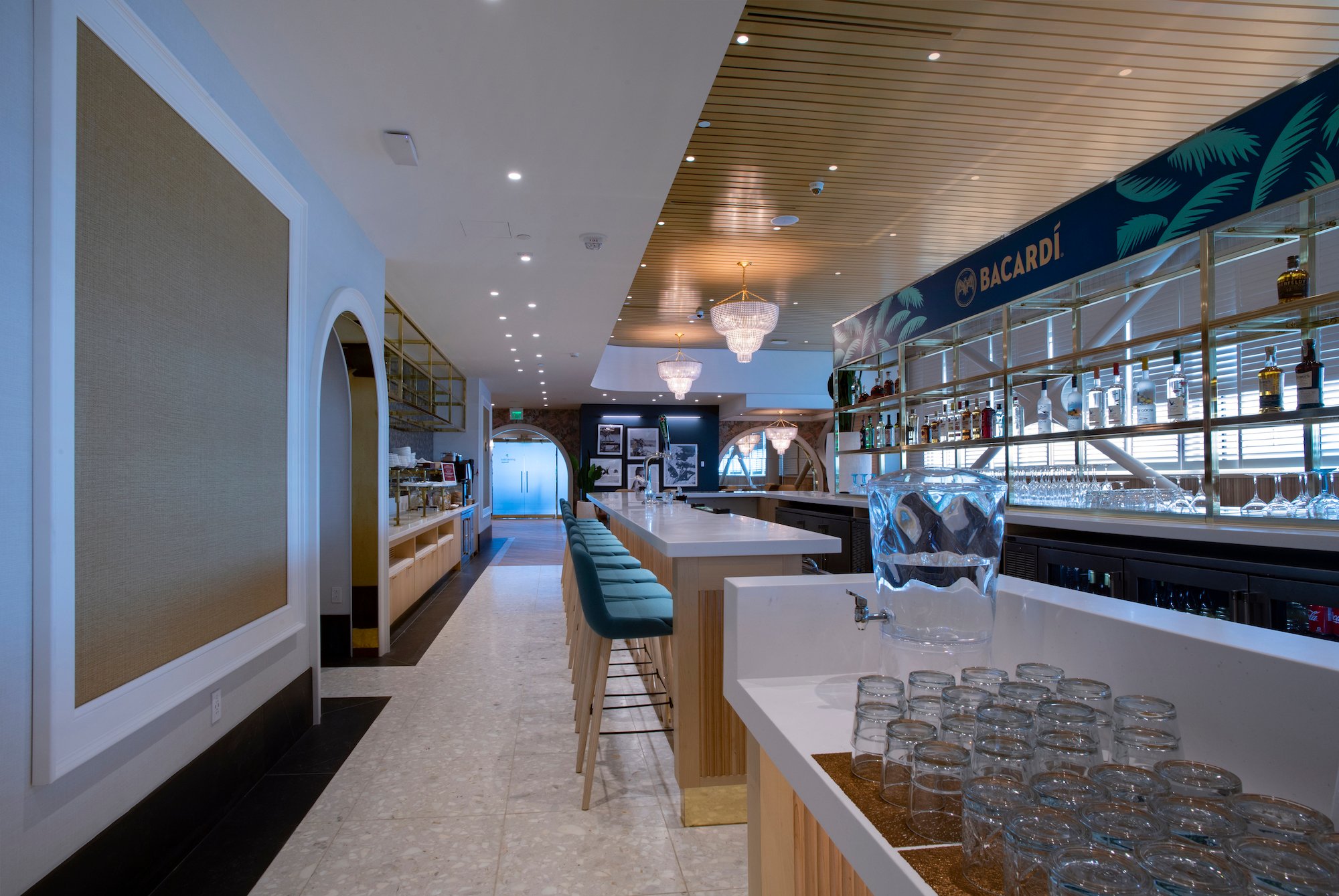 Primeclass Lounge, photo 2