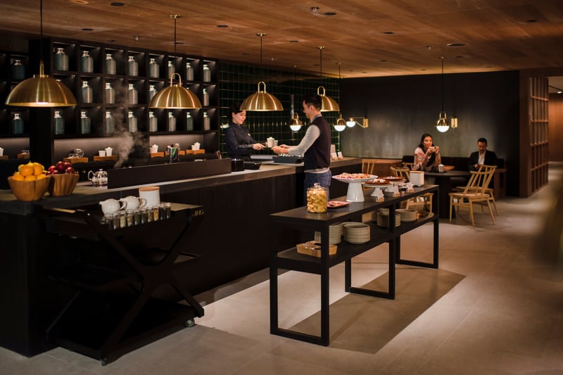 Cathay Pacific The Pier Business Class Lounge, photo 4