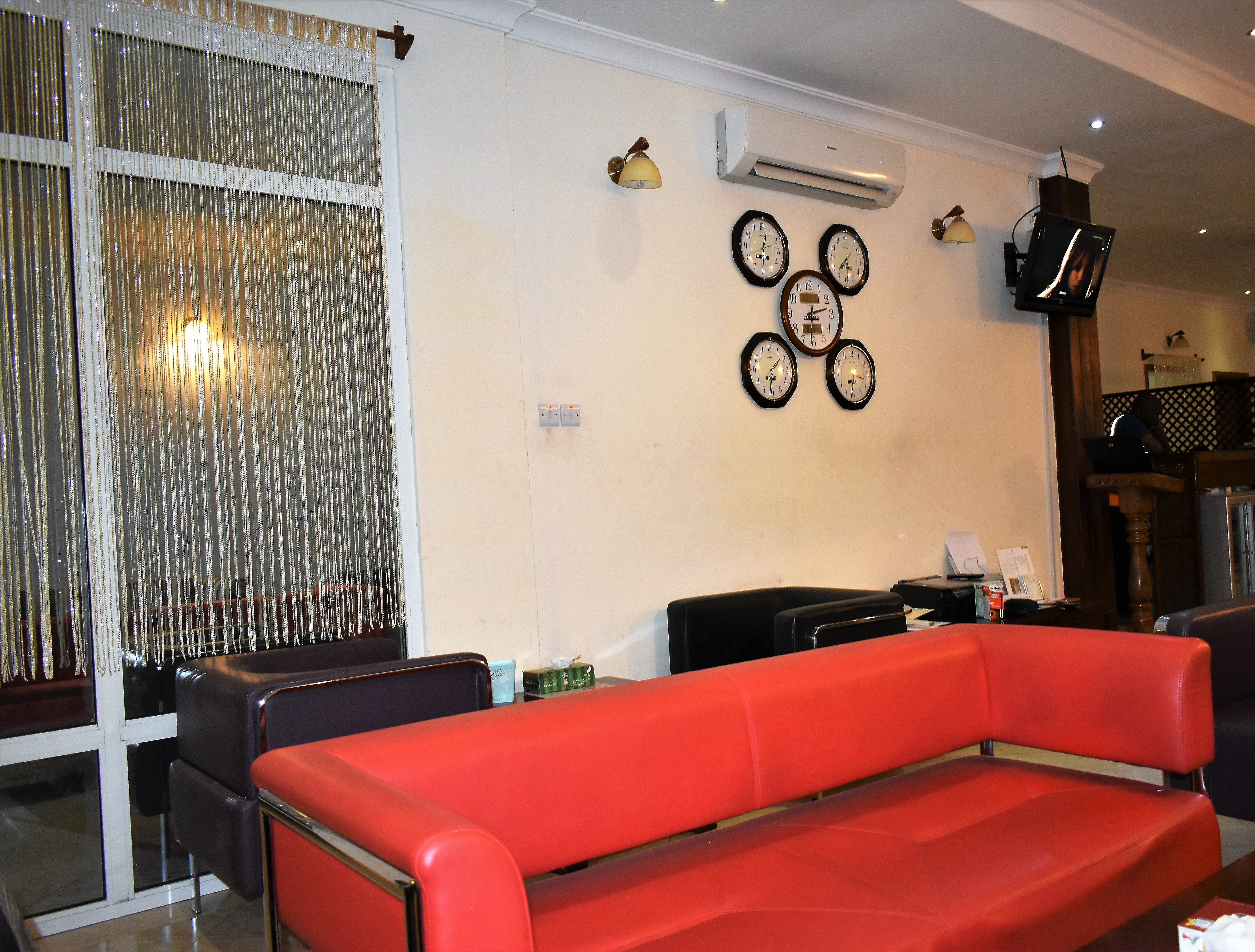 Paradise Arrival Business Lounge, photo 7