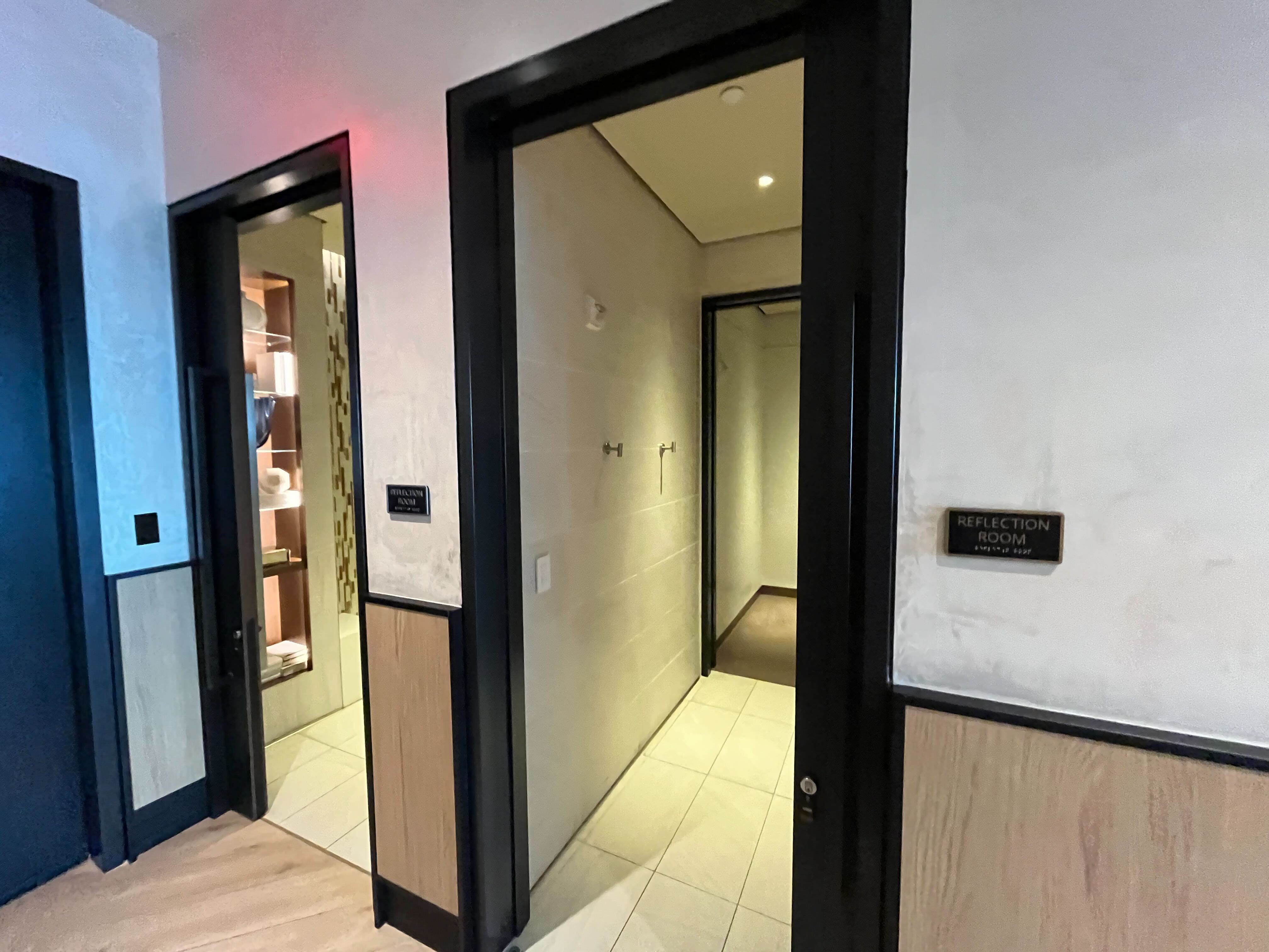 Chase Sapphire Lounge by The Club with Etihad Airways, foto 3