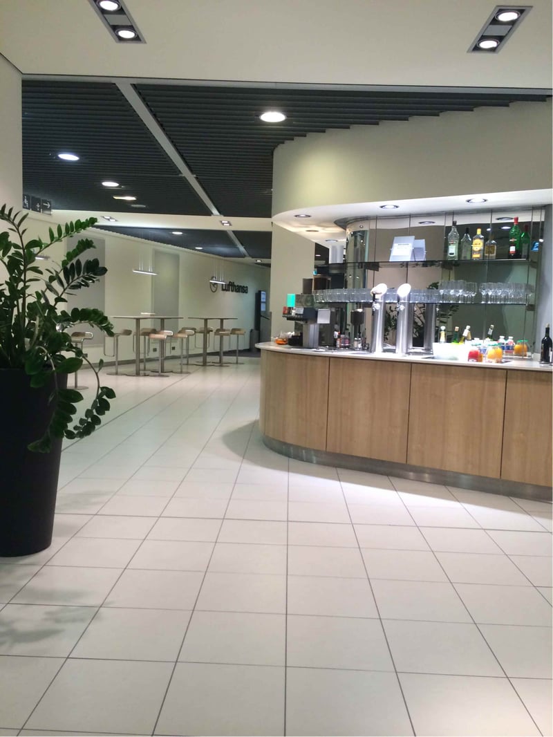 Lufthansa Business Lounge, photo 7