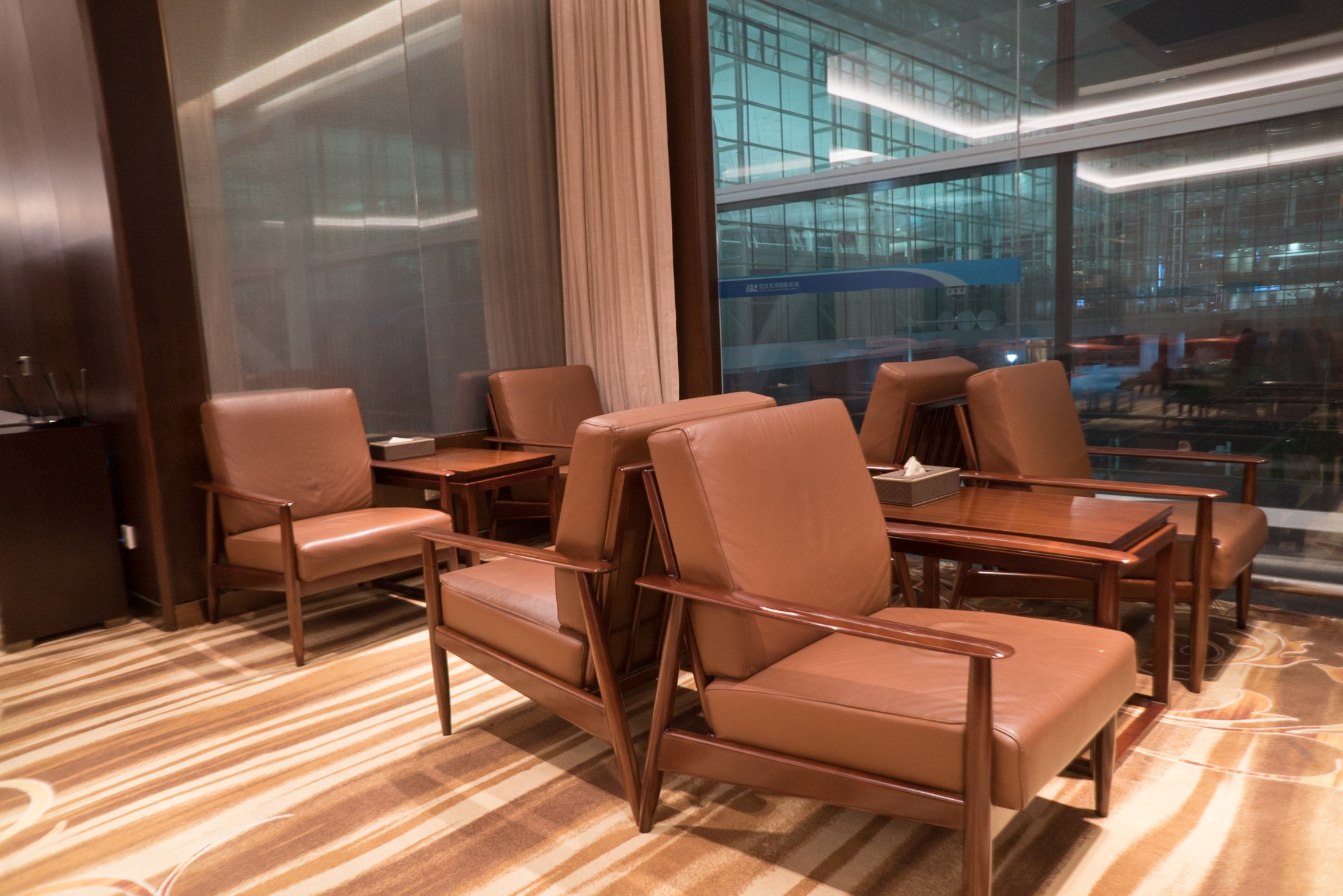 No. 8 First Class Lounge, foto 5
