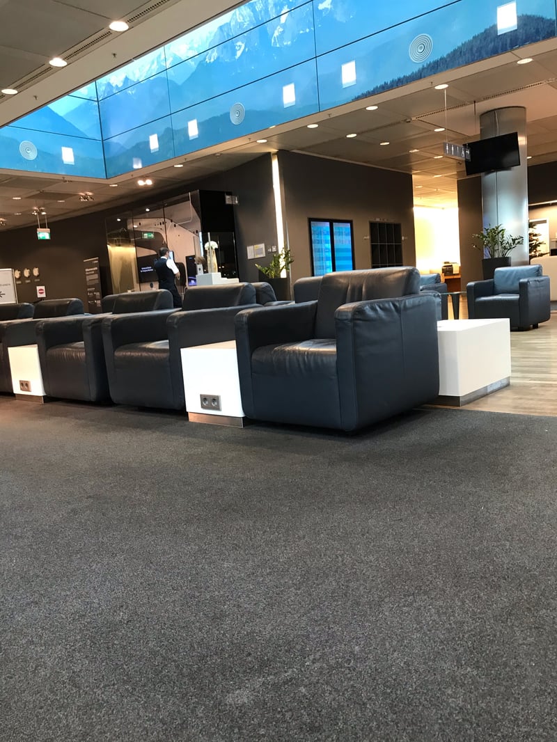 Lufthansa Business Lounge (Gate G28, Schengen), photo 5