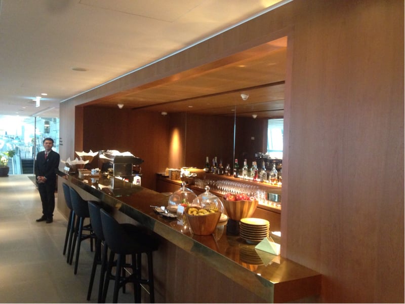 Cathay Pacific First and Business Class Lounge, photo 7