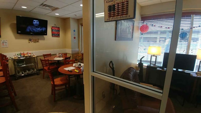 USO Lounge, photo 8