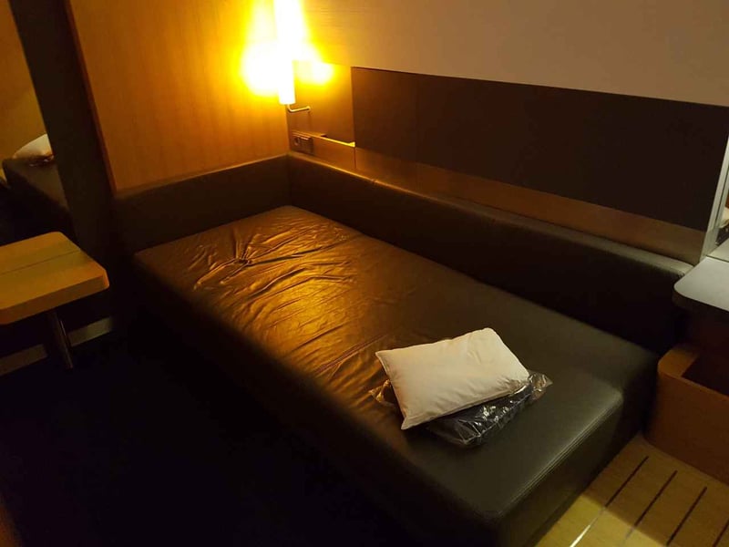 Lufthansa Senator Lounge (Non-Schengen), photo 7