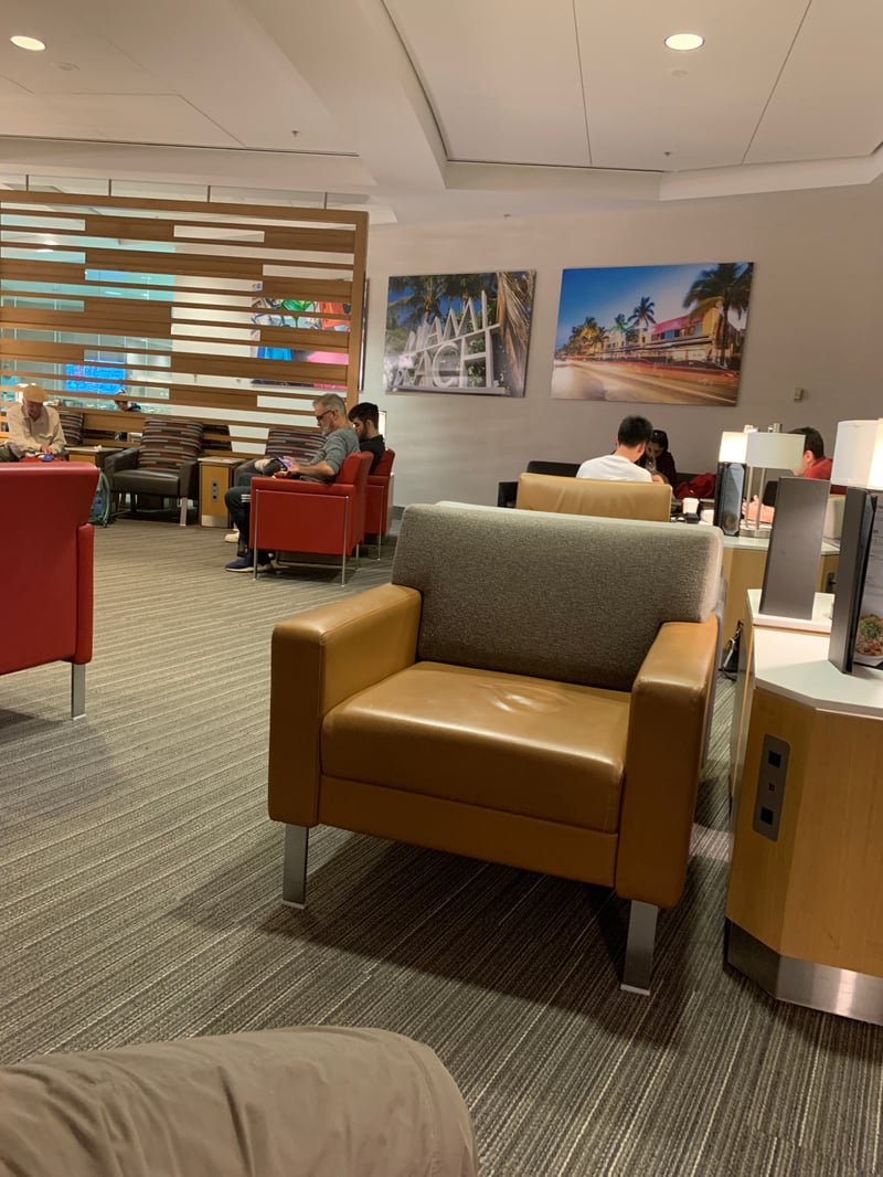 American Airlines Admirals Club (Gate D30), photo 5