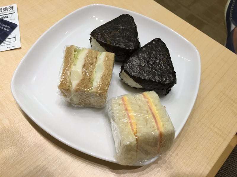 All Nippon Airways ANA Arrival Lounge, photo 11