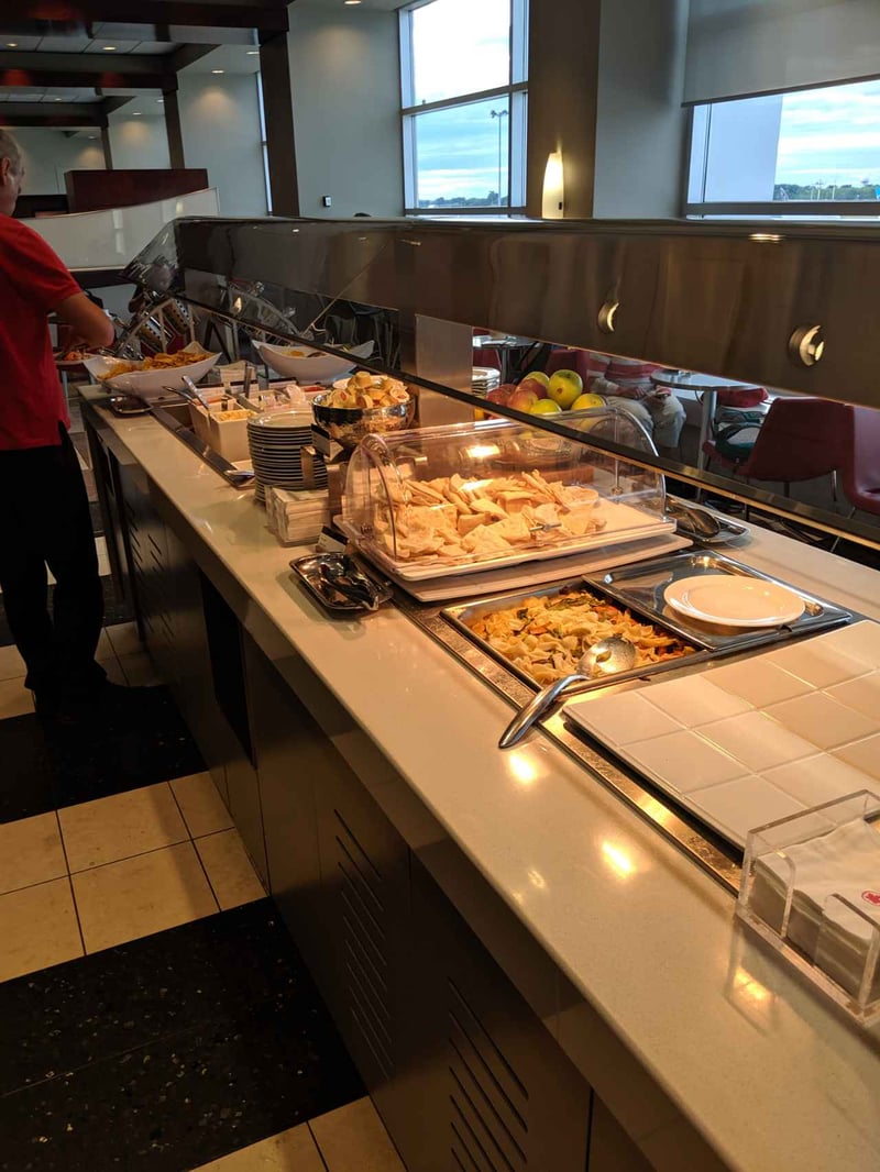 Air Canada Maple Leaf Lounge, photo 6