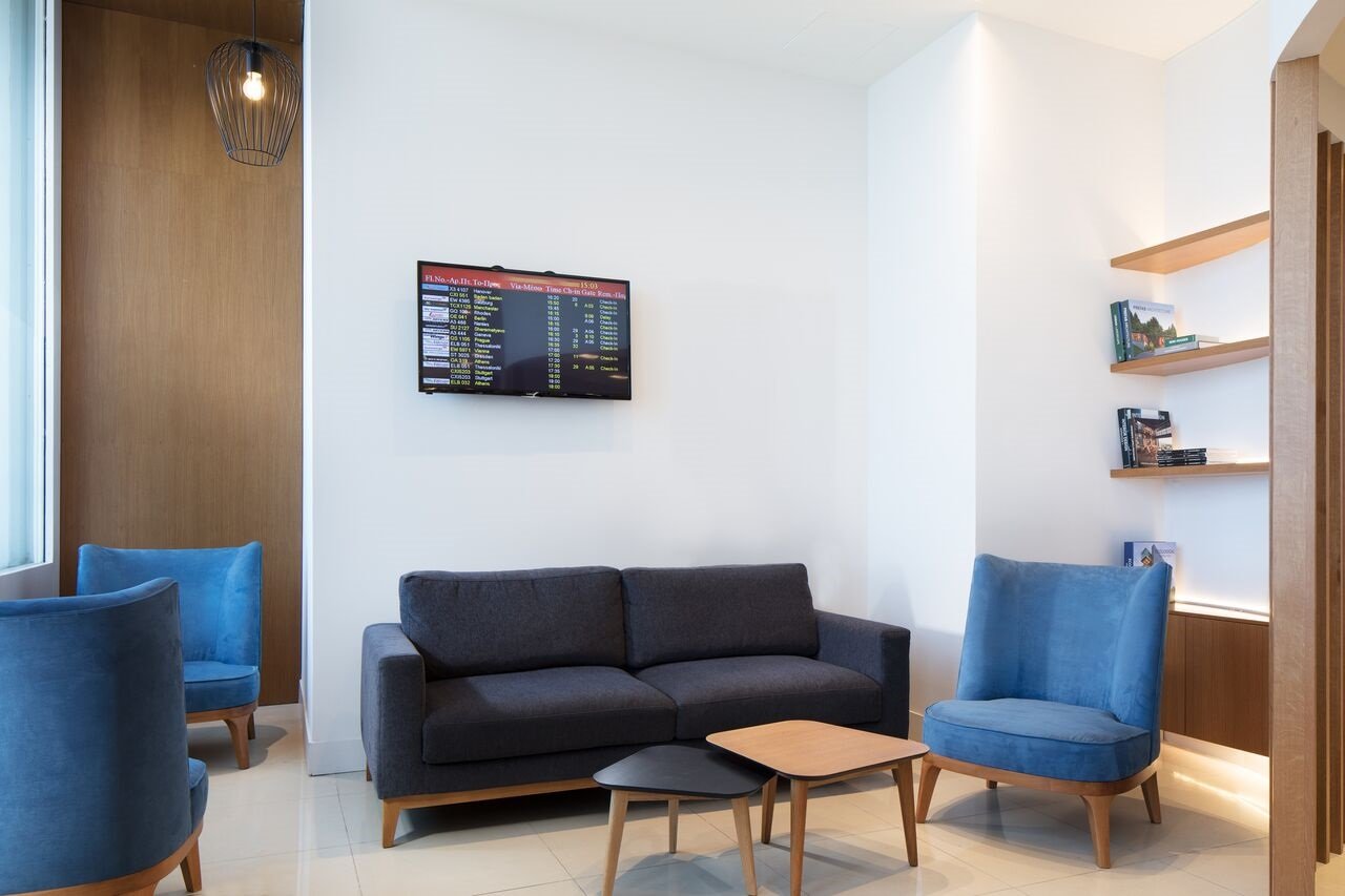 Goldair Handling Lounge (Closed for Season), photo 7