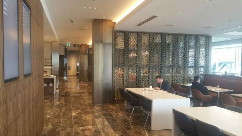 Air Canada Maple Leaf Lounge, photo 2
