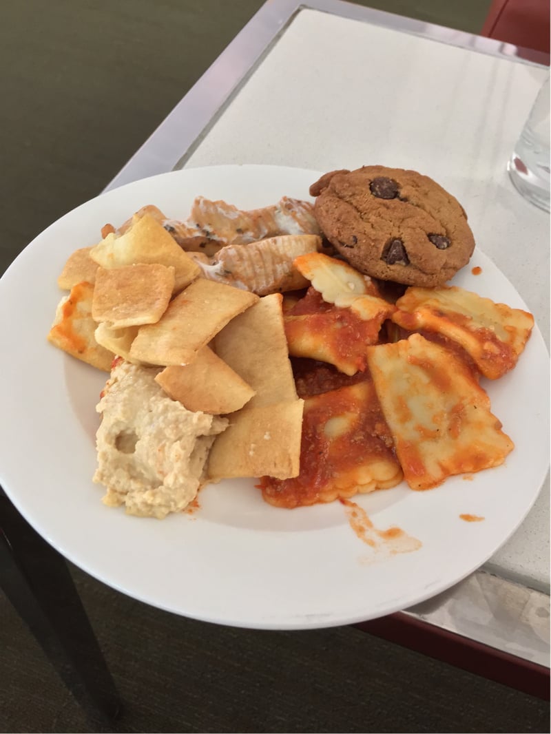 Air Canada Maple Leaf Lounge, photo 8
