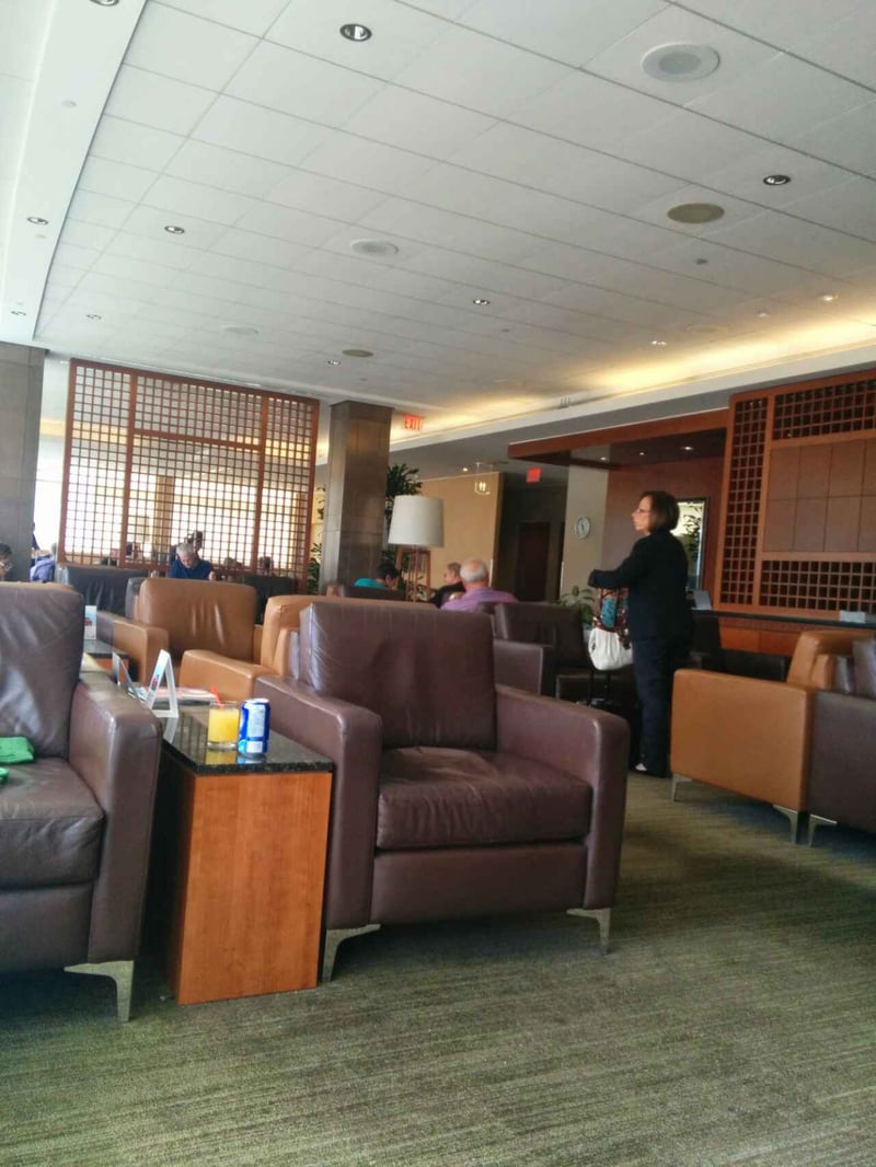 Air Canada Maple Leaf Lounge, photo 3