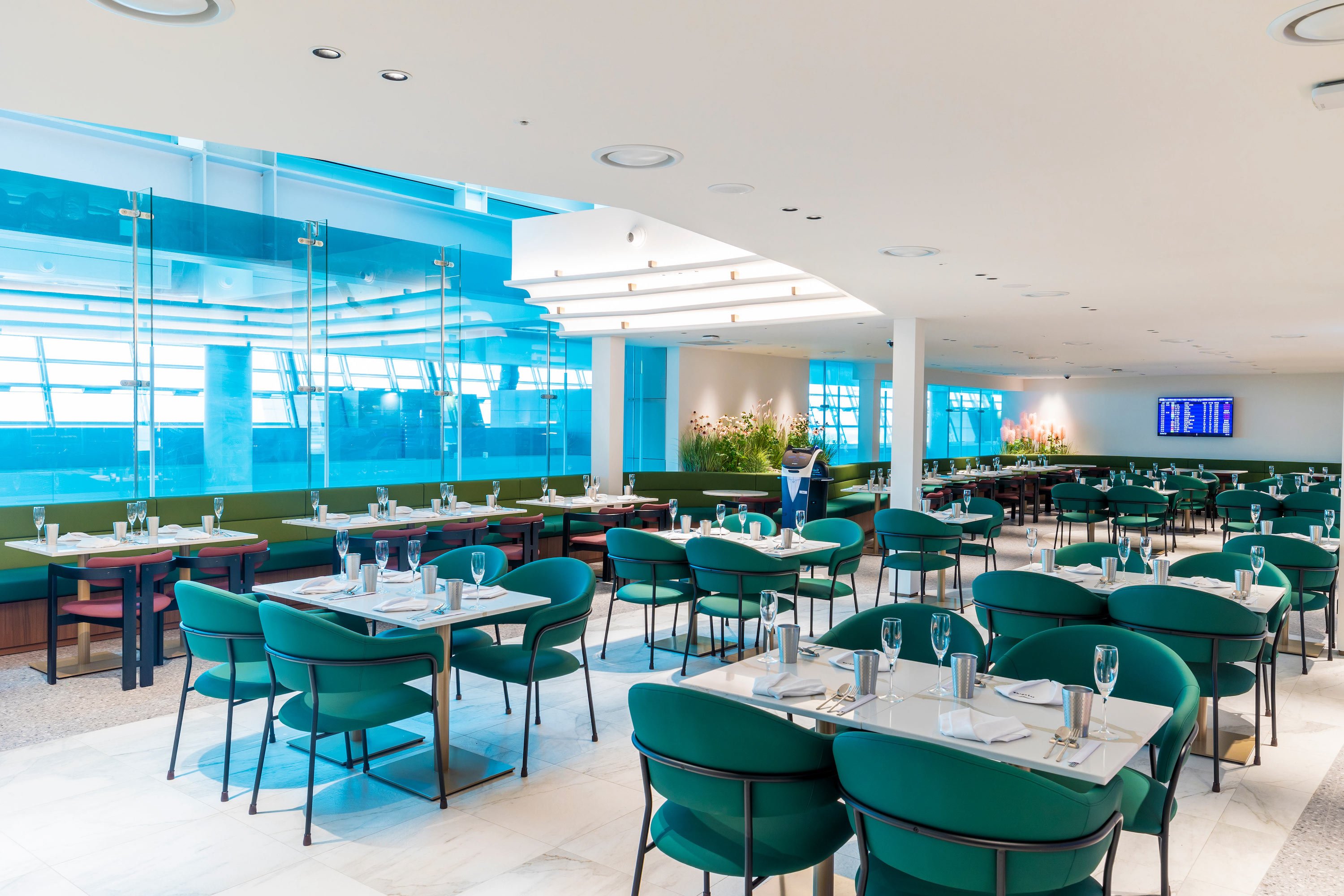 MATINA Lounge East (Gate 11), photo 4