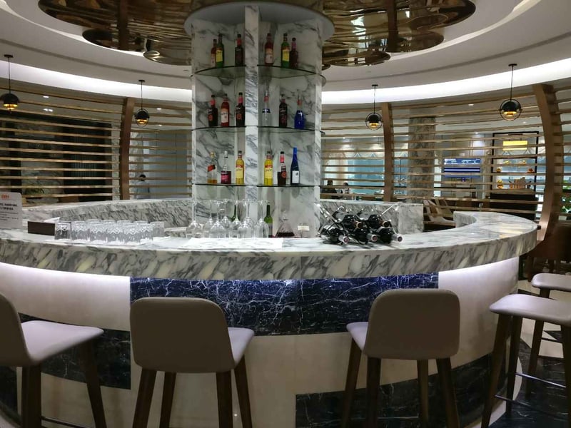 No. 1 First and Business Class Lounge, photo 2