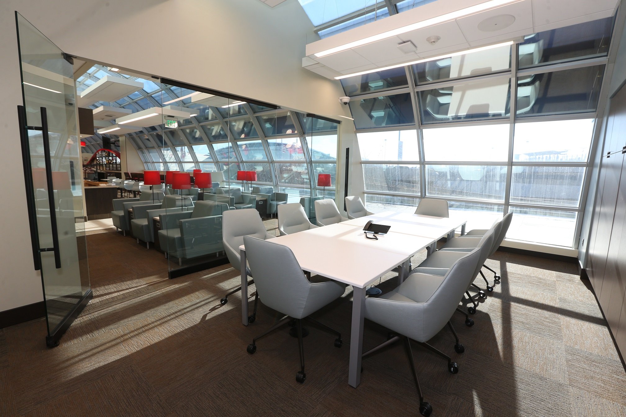 Wingtips Lounge, photo 2