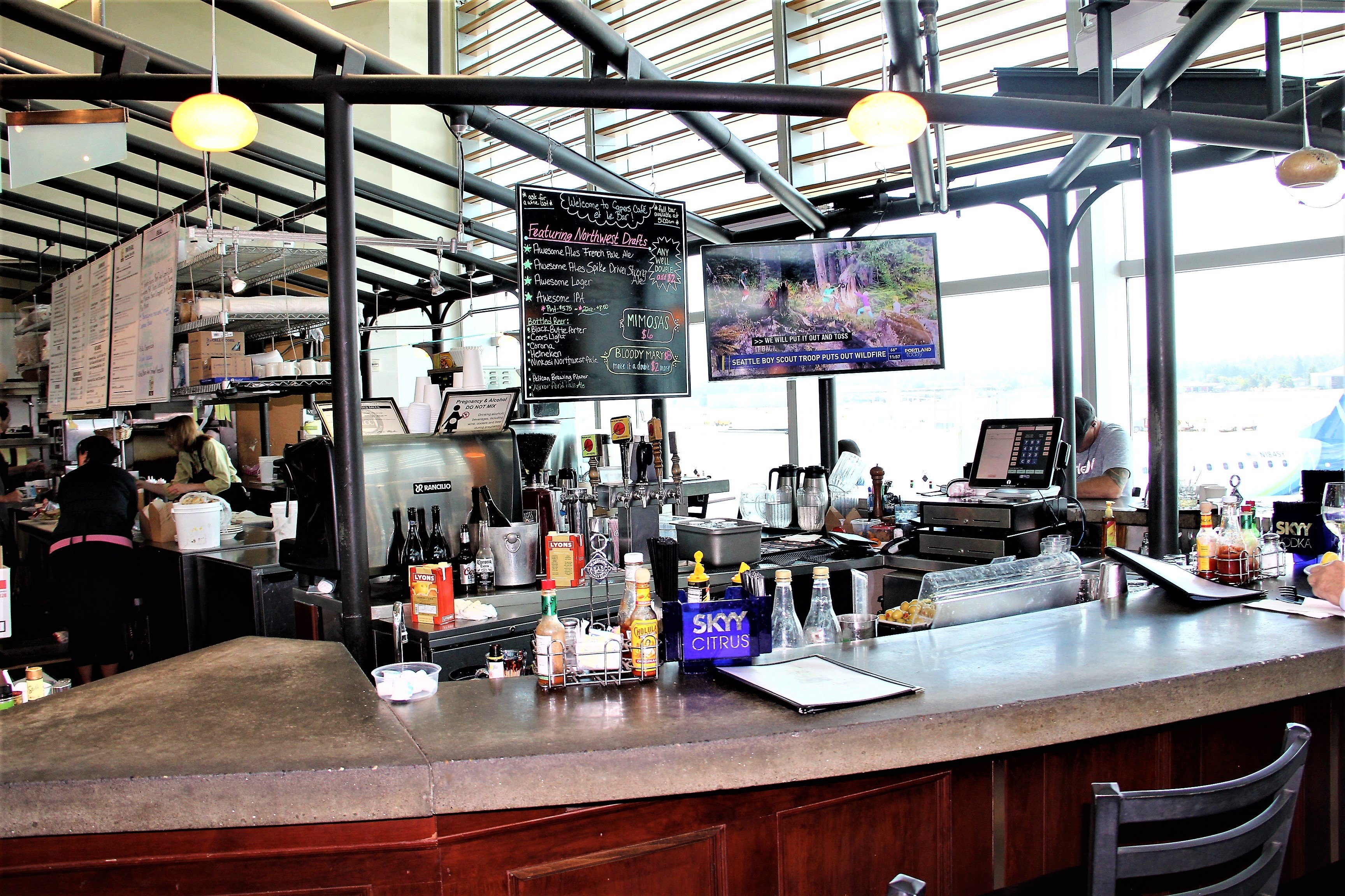 Capers Cafe Le Bar, foto 11