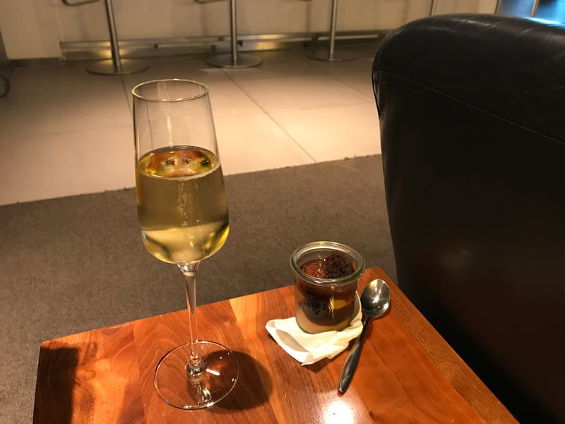 Lufthansa Senator Lounge (Non-Schengen), photo 5