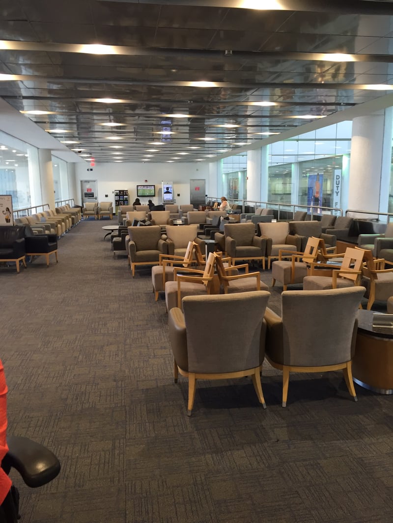 American Airlines Admirals Club (Gate D15), photo 2
