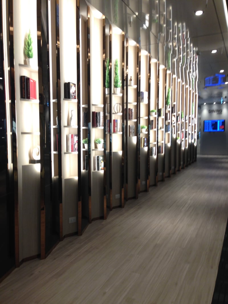 Miracle First Class Lounge, foto 11