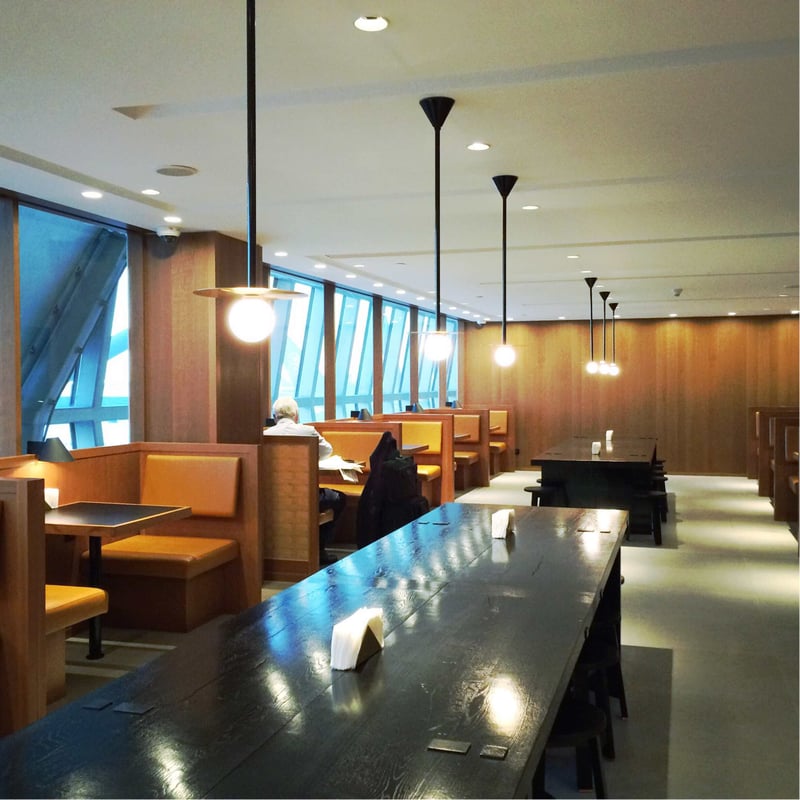 Cathay Pacific First and Business Class Lounge, photo 12