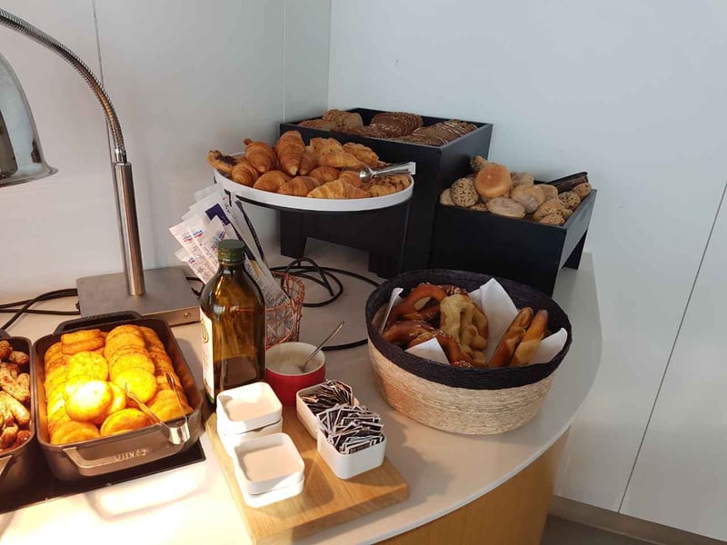 Lufthansa Senator Lounge (Non-Schengen), photo 11
