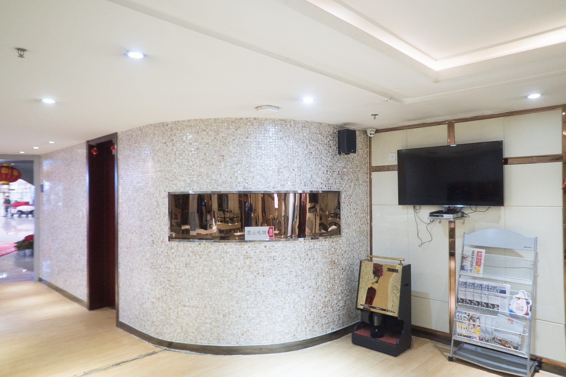 V3 Lucky Air Lounge, photo 12
