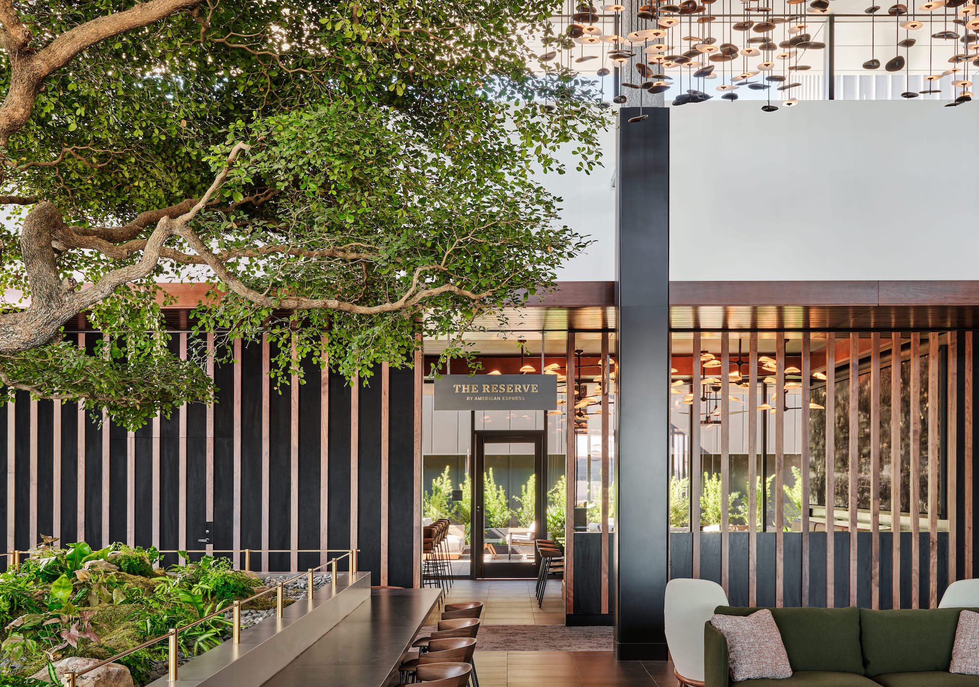 The Centurion Lounge, photo 2