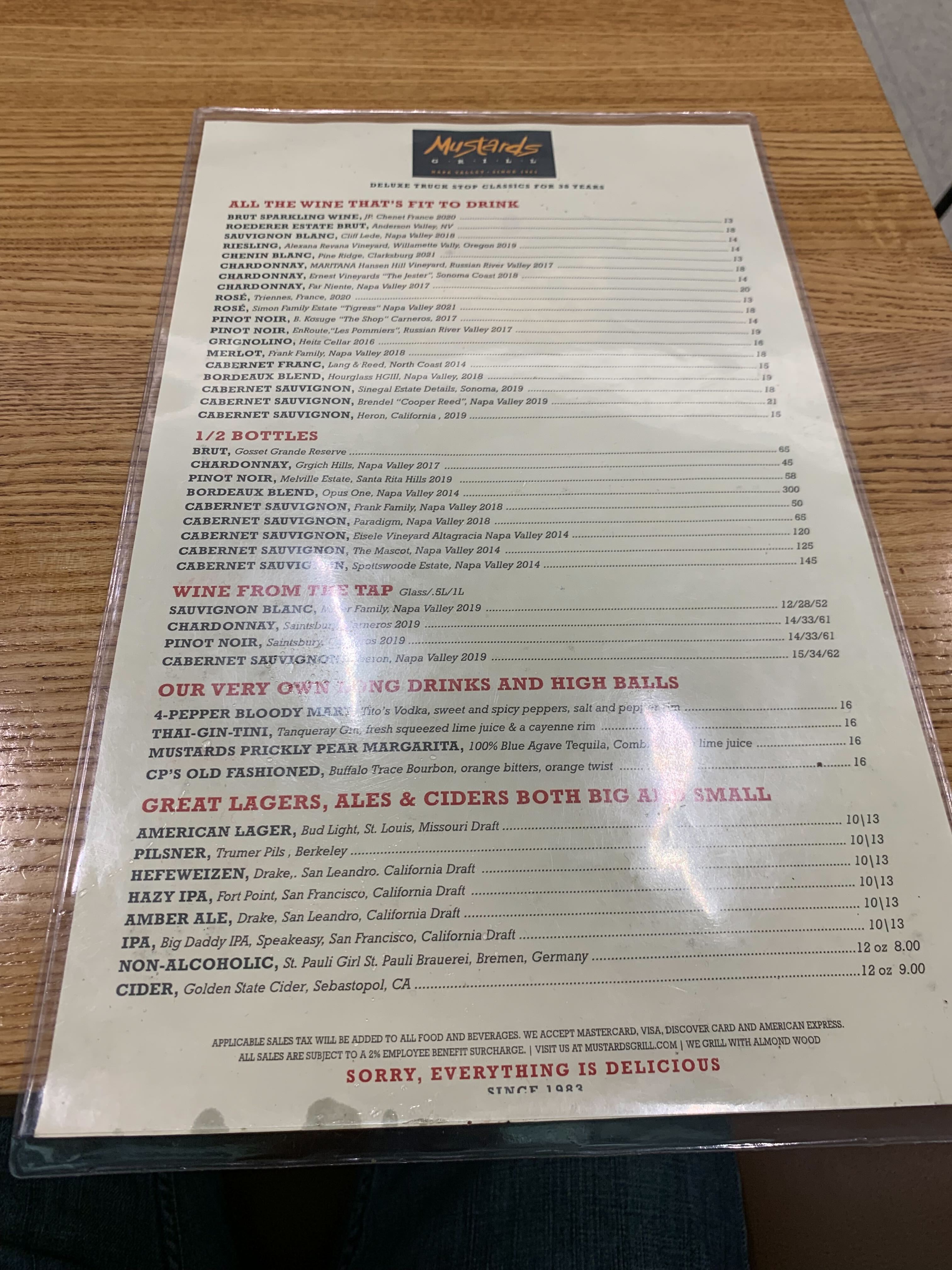 Mustards Bar and Grill, foto 3