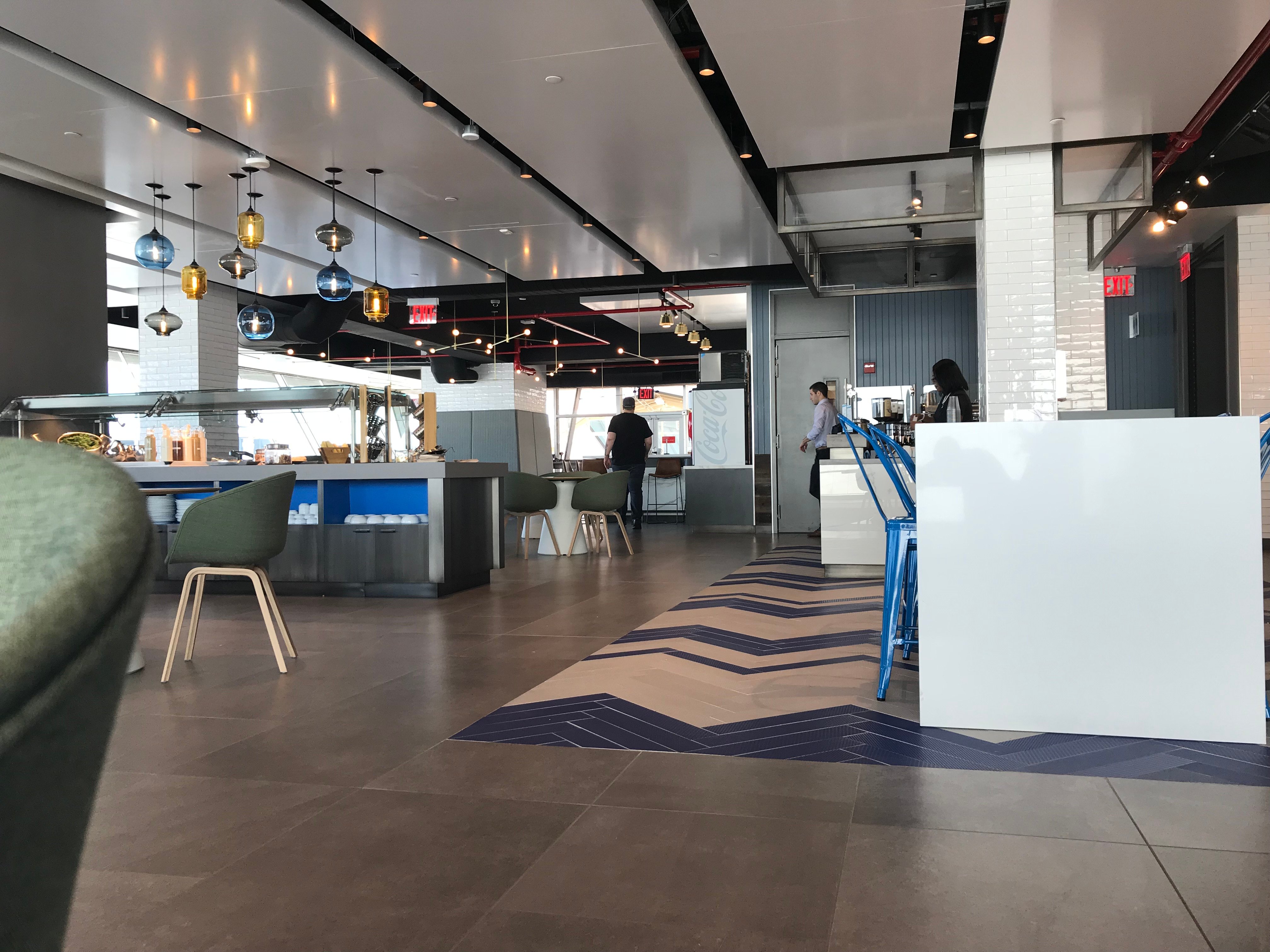 Alaska Airlines Alaska Lounge, photo 5