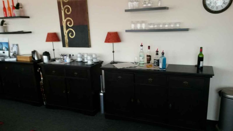 Airport Lounge, photo 3