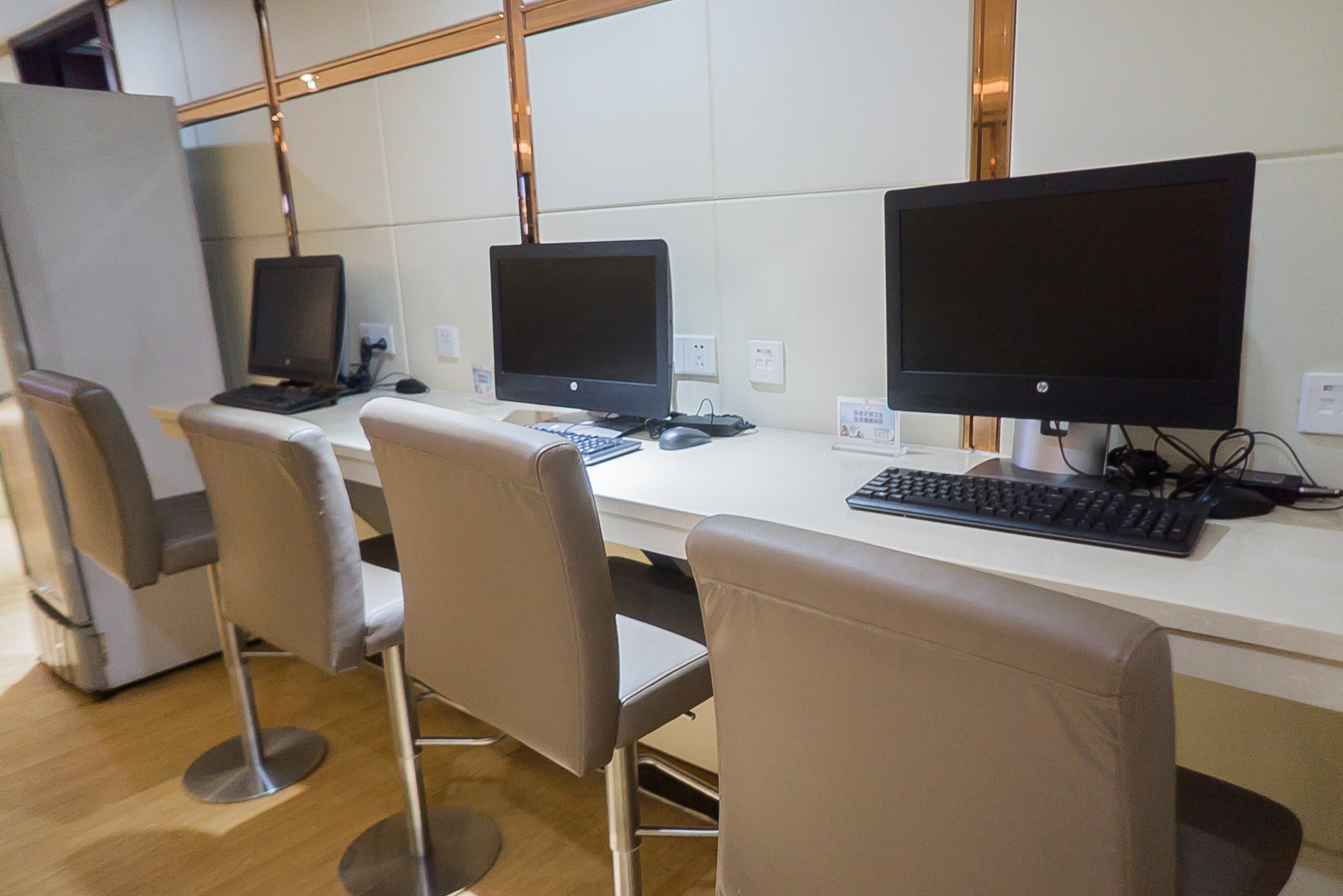 V3 Lucky Air Lounge, photo 3