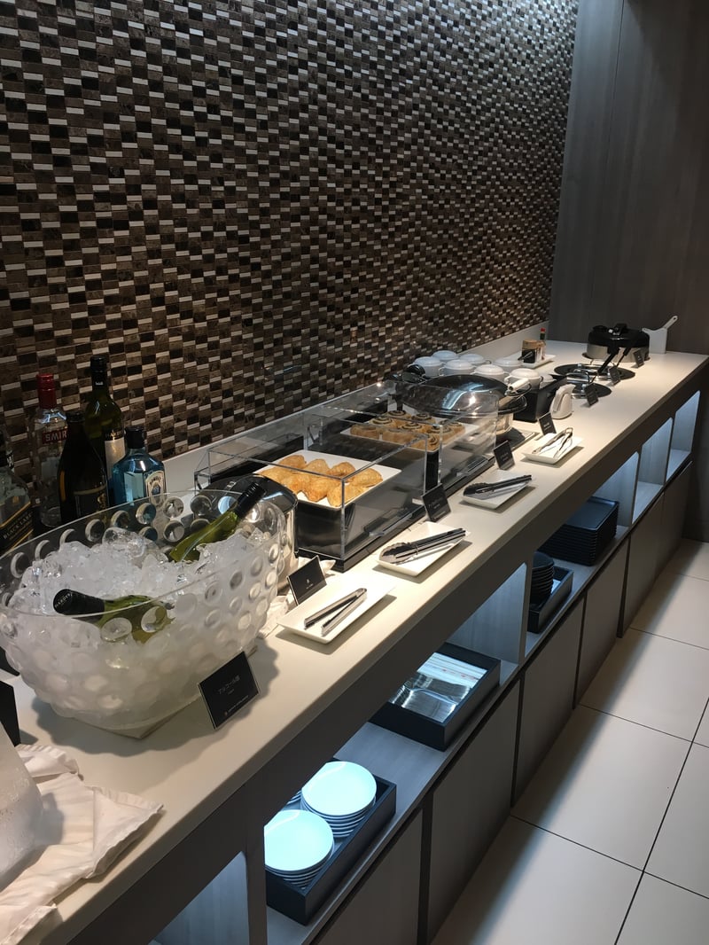 Japan Airlines JAL Sakura Lounge, photo 4
