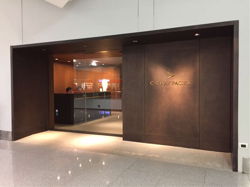 Cathay Pacific First and Business Class Lounge, photo 9