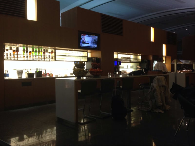 Air Canada Maple Leaf Lounge, photo 3