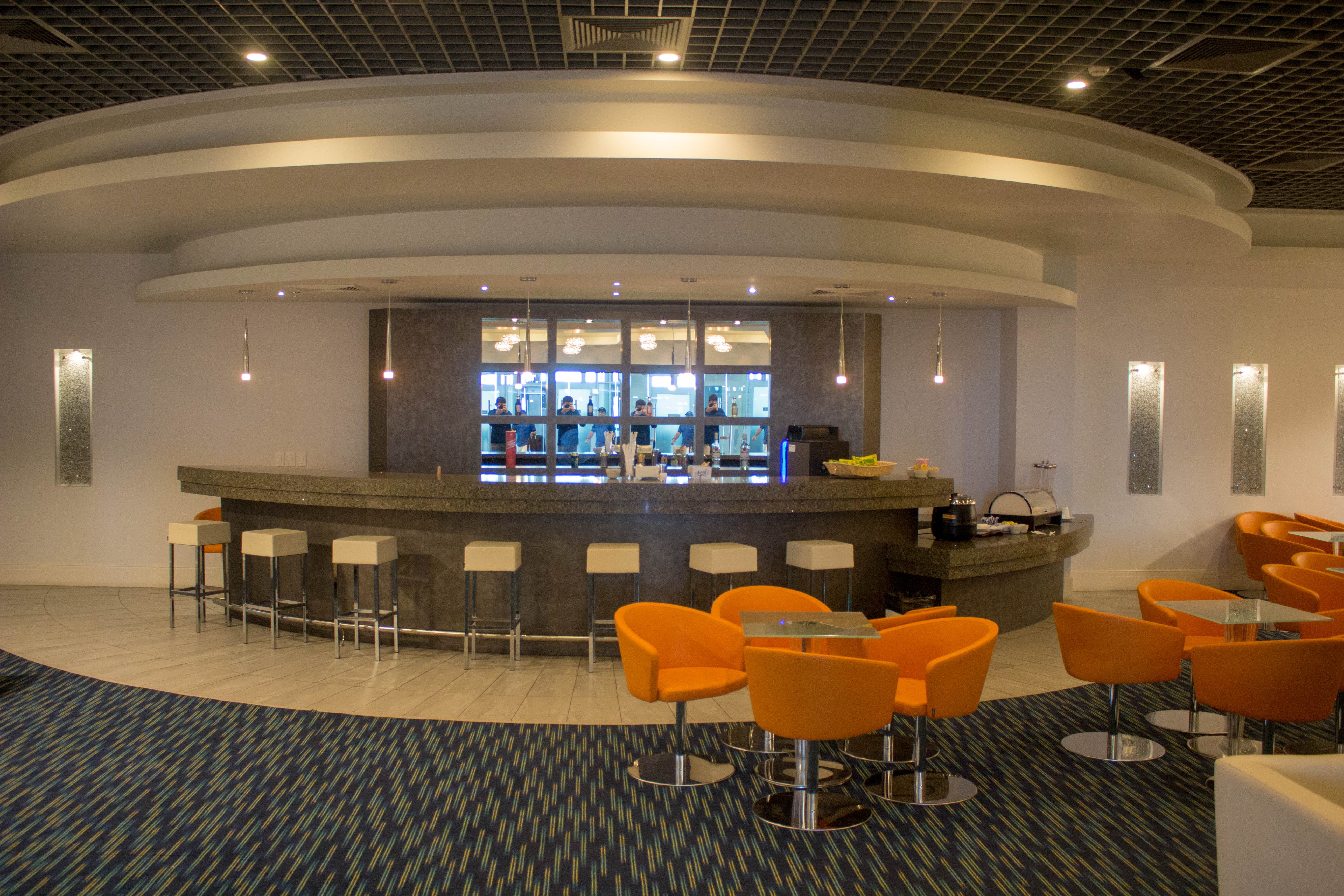 International VIP Lounge (Gate 8), photo 6
