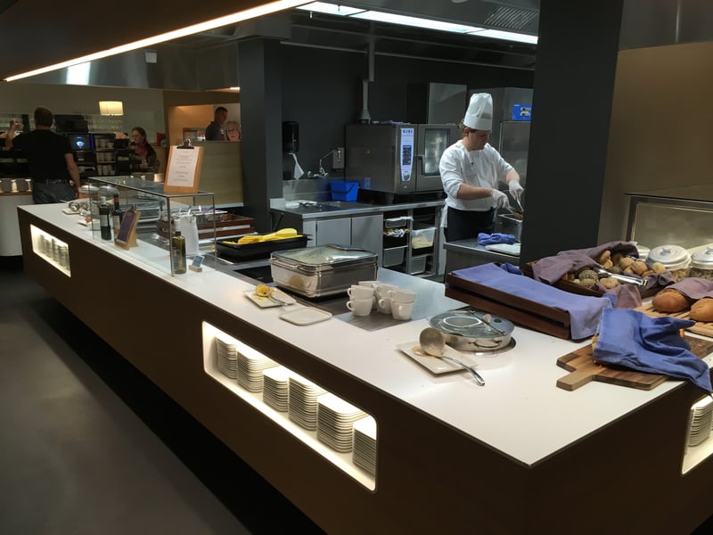 SWISS Senator Lounge, photo 10