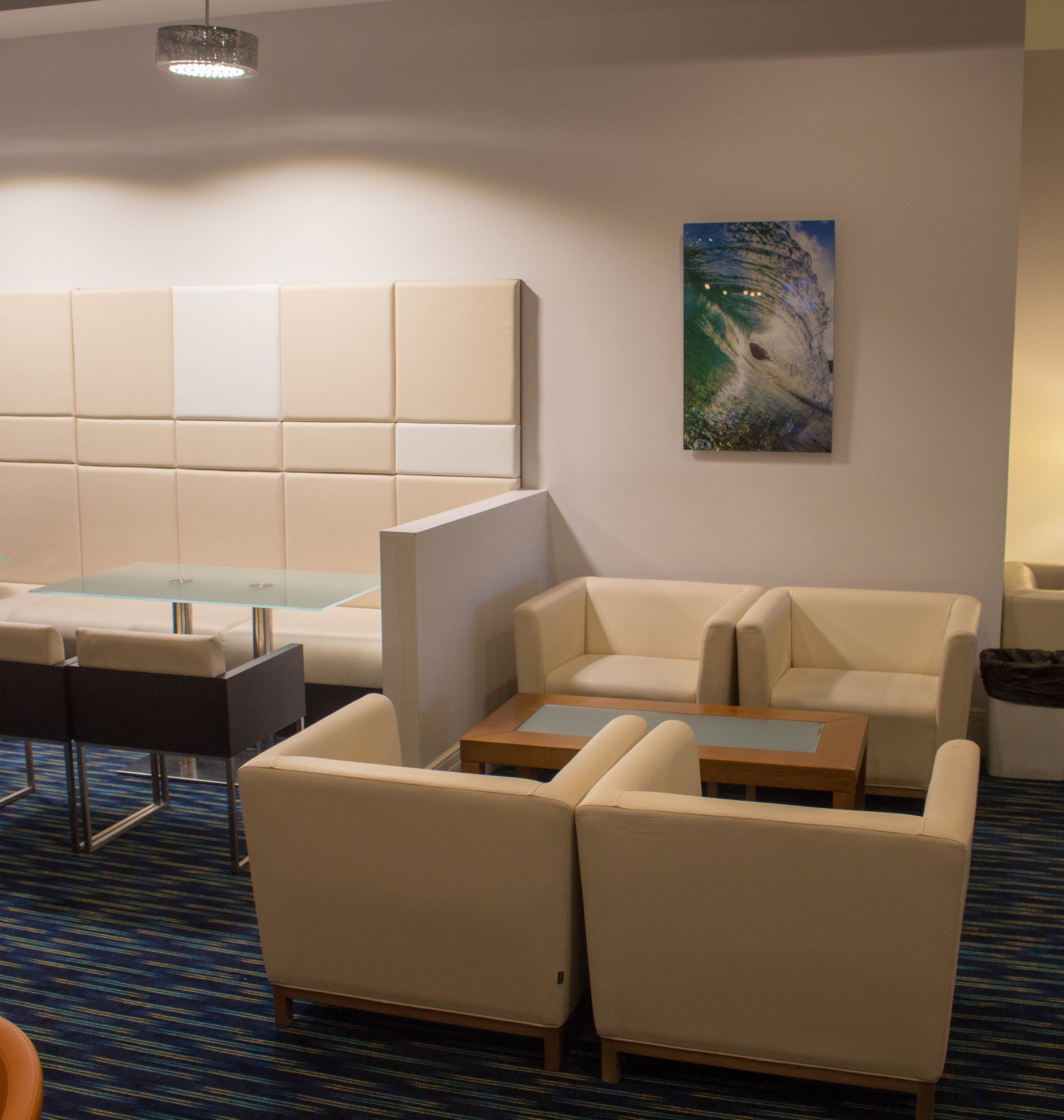 International VIP Lounge (Gate 8), photo 3