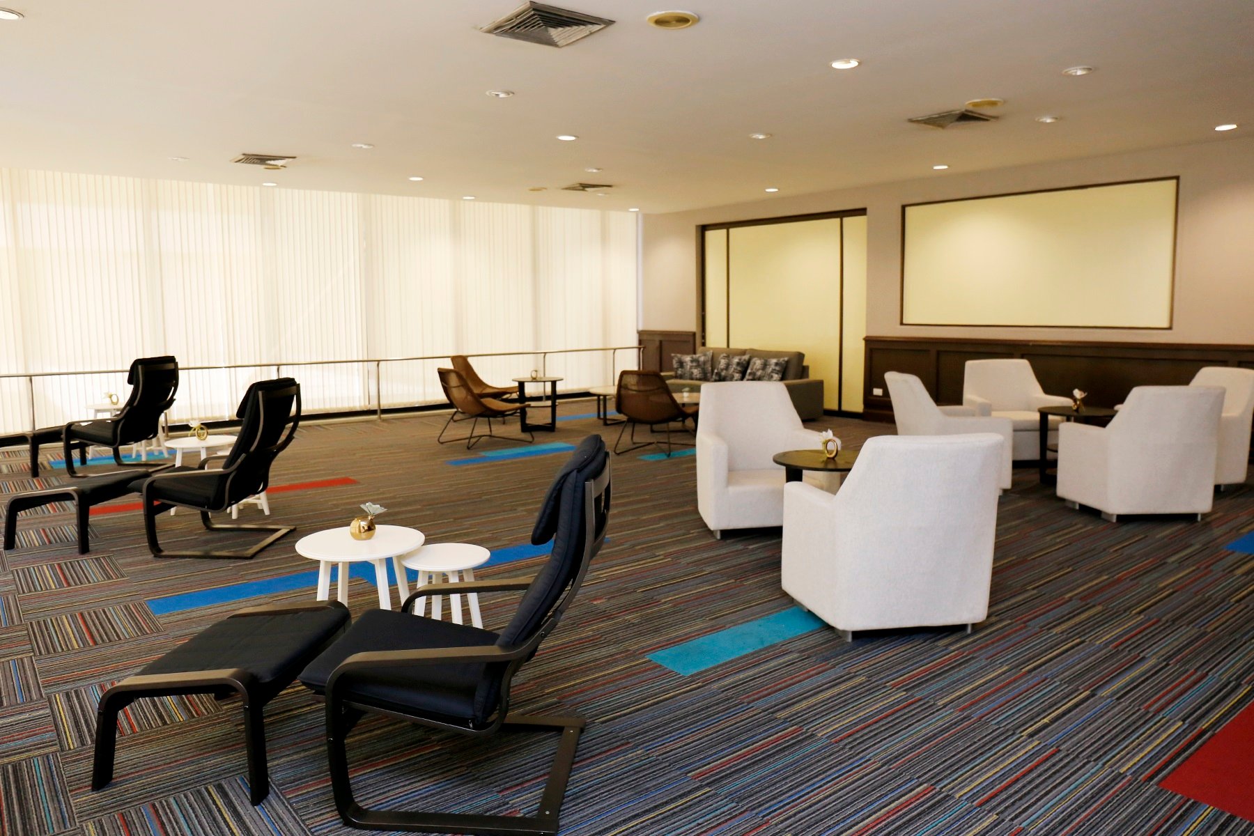 Miracle Lounge No. 1, photo 3