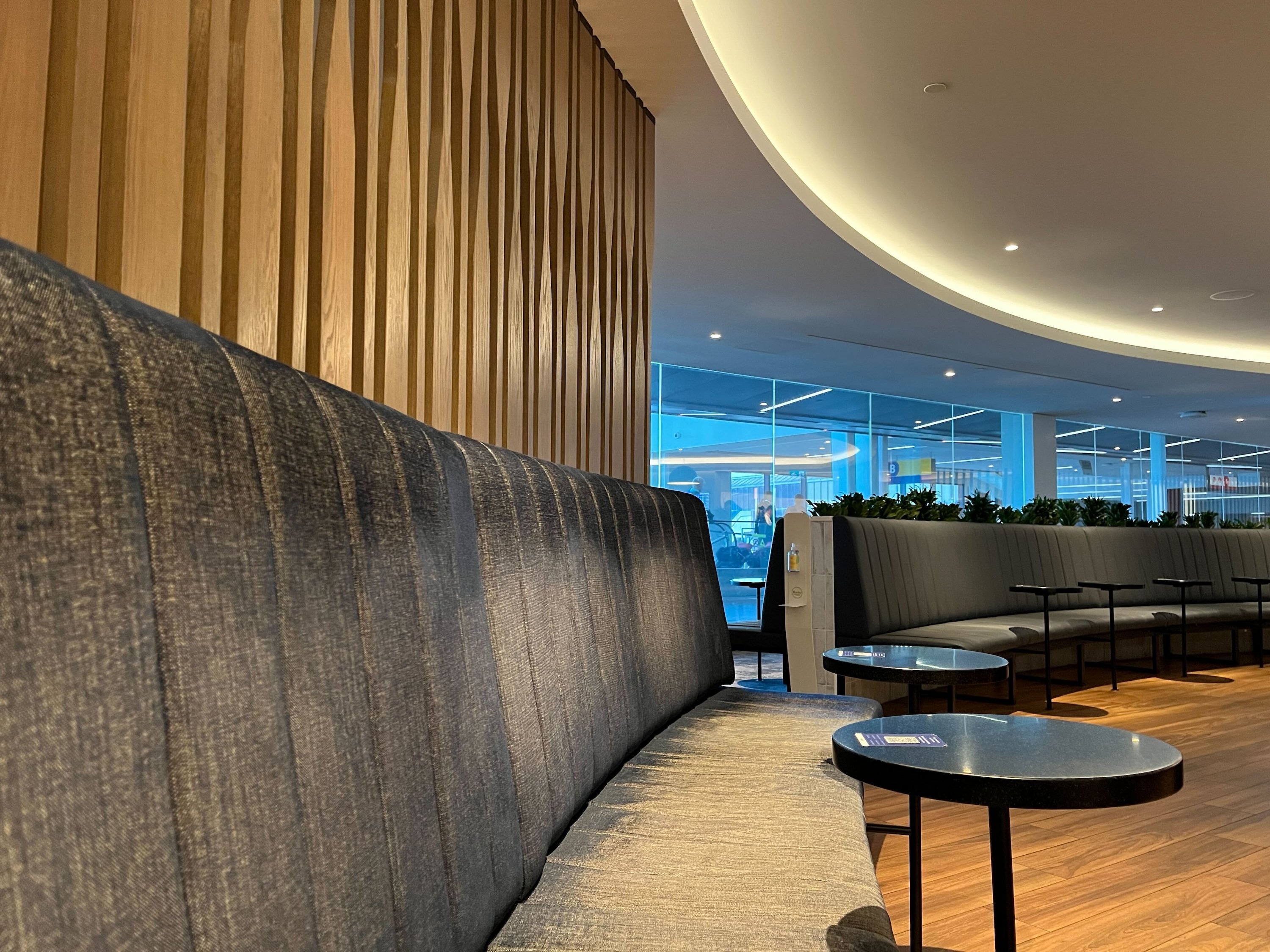 WestJet Elevation Lounge, photo 5