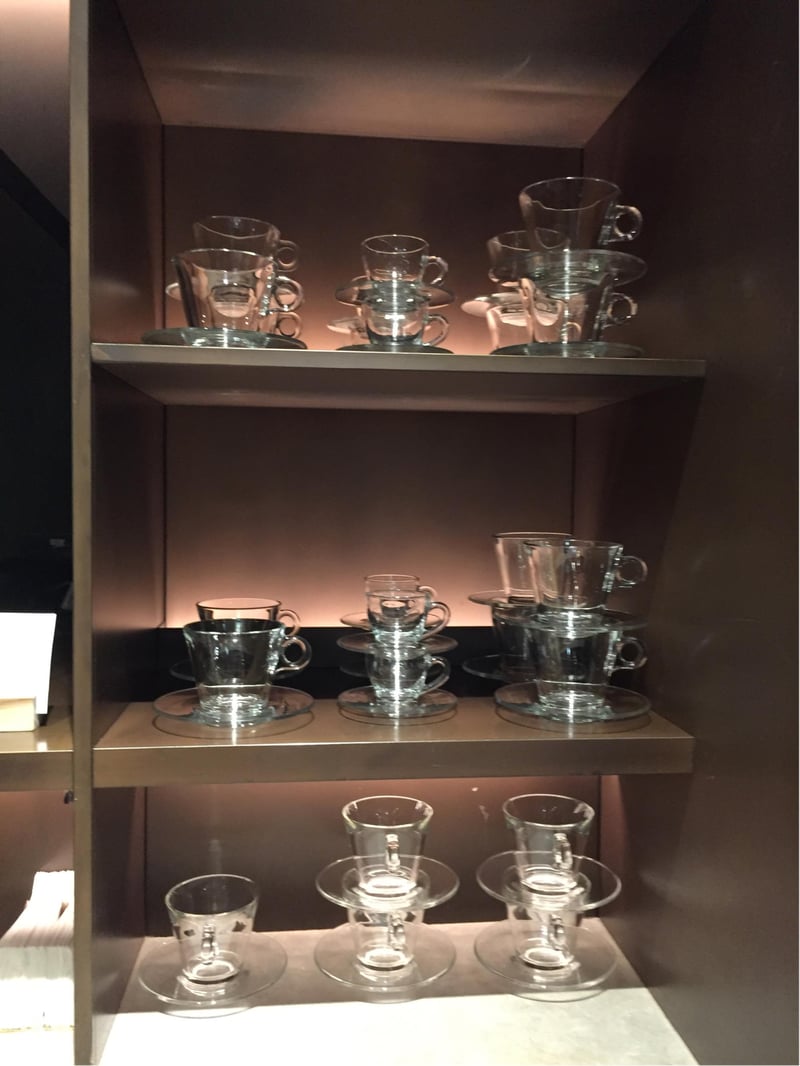 Cathay Pacific First and Business Class Lounge, photo 6