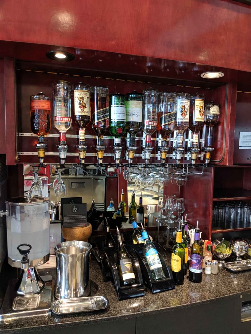 Air Canada Maple Leaf Lounge, photo 7