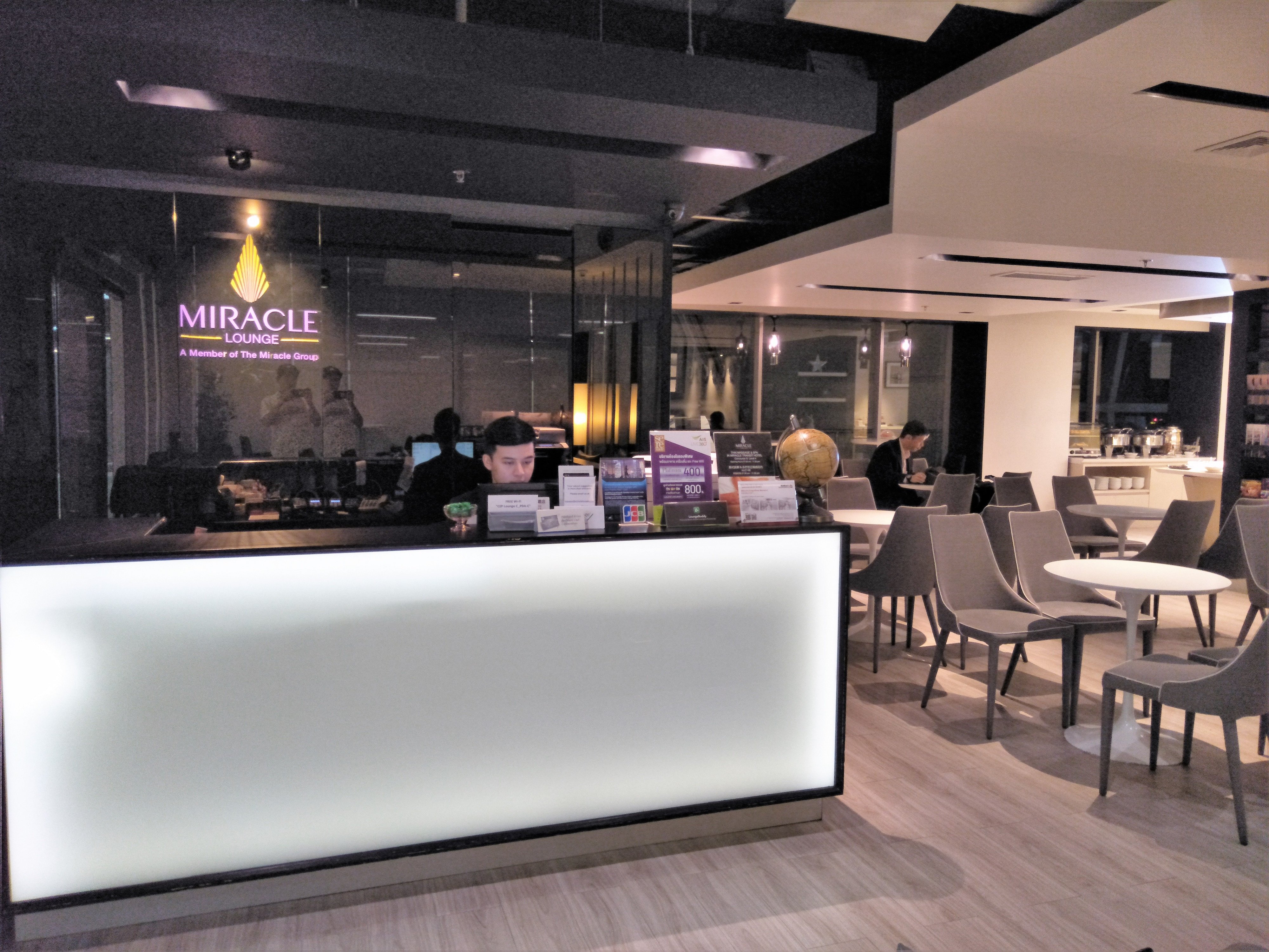 Miracle First Class Lounge, foto 6