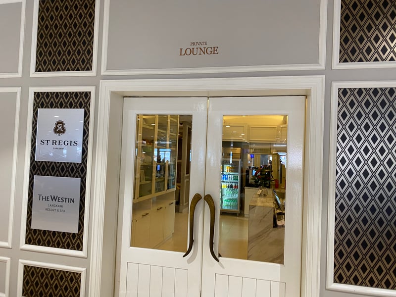 Westin and St. Regis Airport Lounge, photo 5