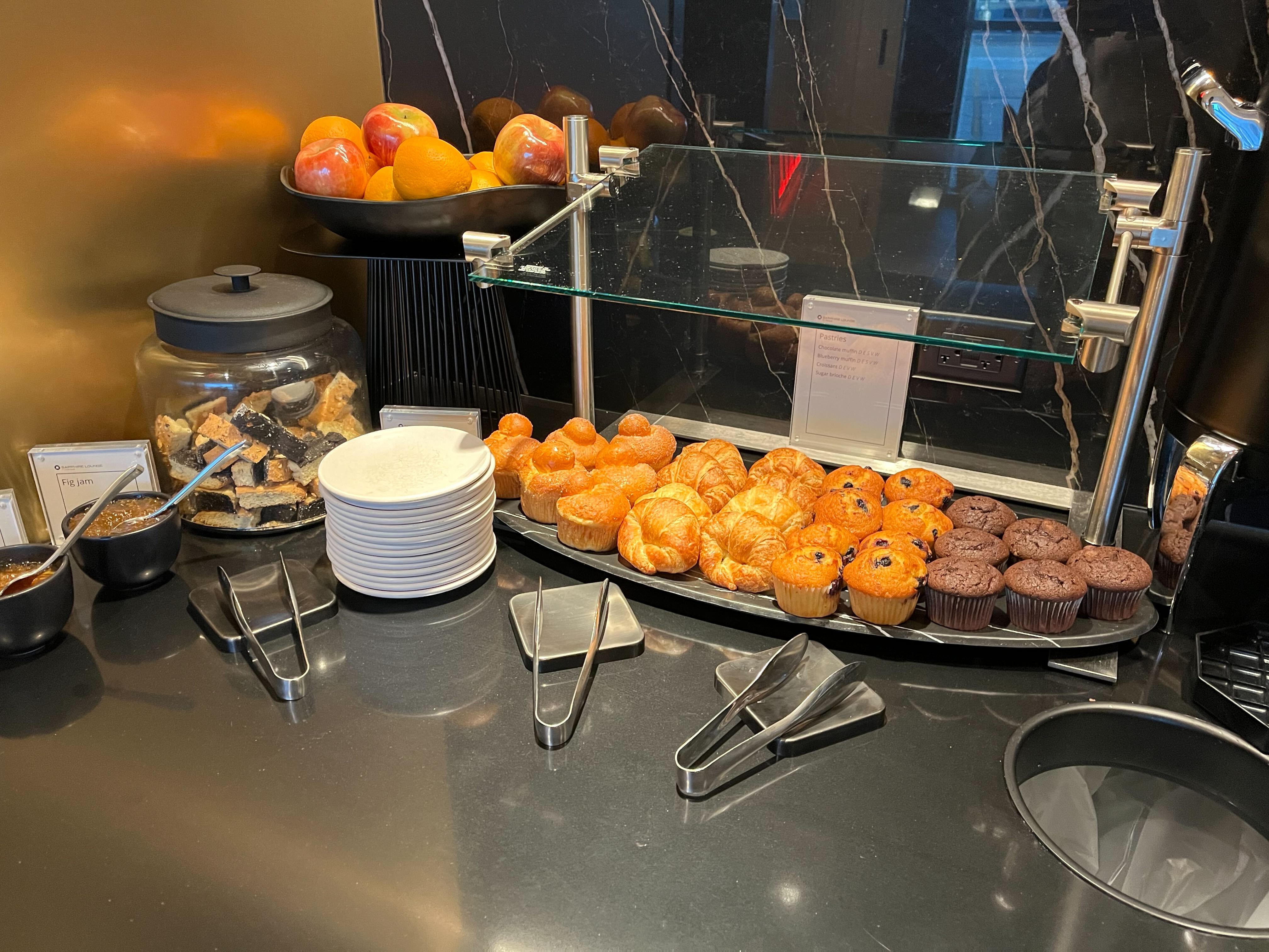Etihad Airways Lounge (Chase Sapphire Lounge by The Club), photo 8
